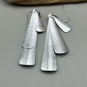 Elegant Silver Tone Dangle Earrings -chic gift